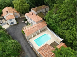 propriete à la vente -   85210  SAINT JEAN DE BEUGNE, surface 440 m2 vente propriete - UBI459436028
